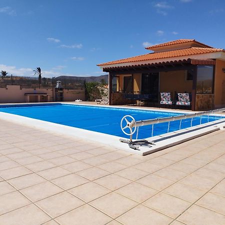 Villa Casa Del Sol: Spacious 3-Bedroom with Private Solar-Heated Pool Triquivijate Exterior photo
