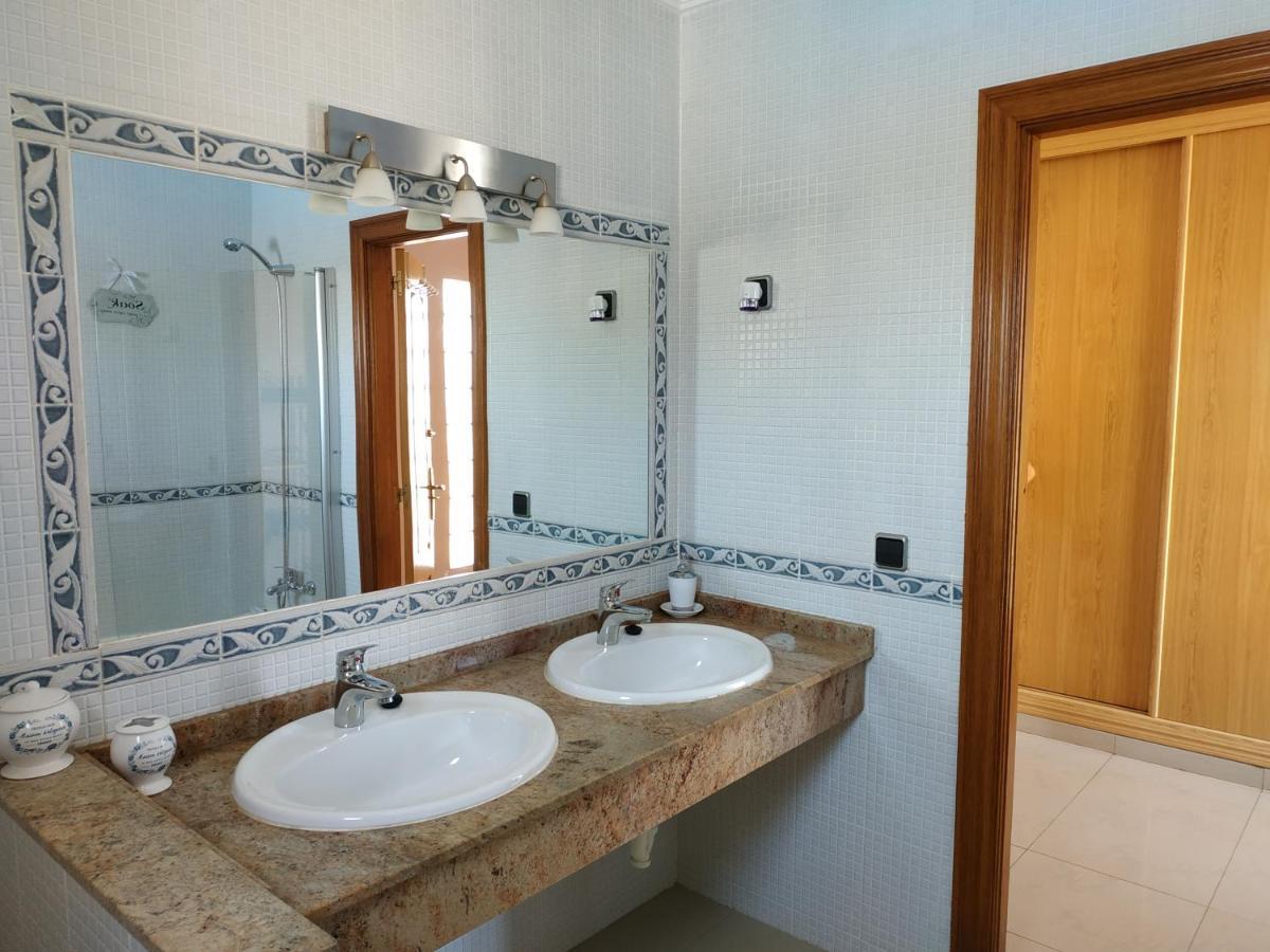 Villa Casa Del Sol: Spacious 3-Bedroom with Private Solar-Heated Pool Triquivijate Exterior photo