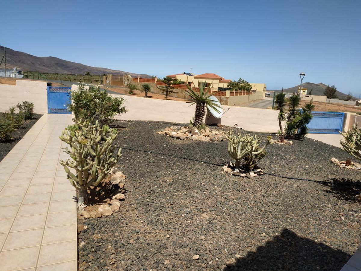 Villa Casa Del Sol: Spacious 3-Bedroom with Private Solar-Heated Pool Triquivijate Exterior photo