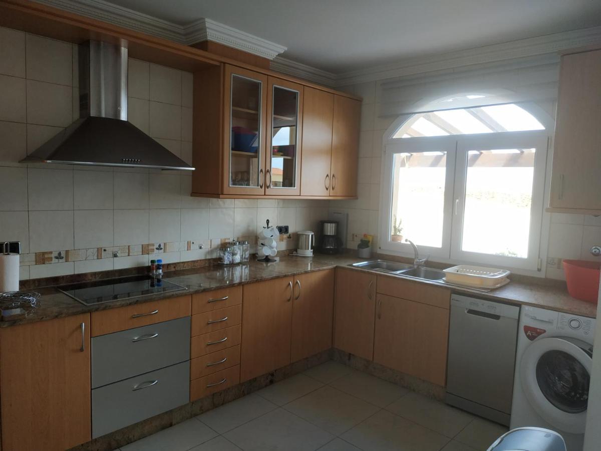 Villa Casa Del Sol: Spacious 3-Bedroom with Private Solar-Heated Pool Triquivijate Exterior photo