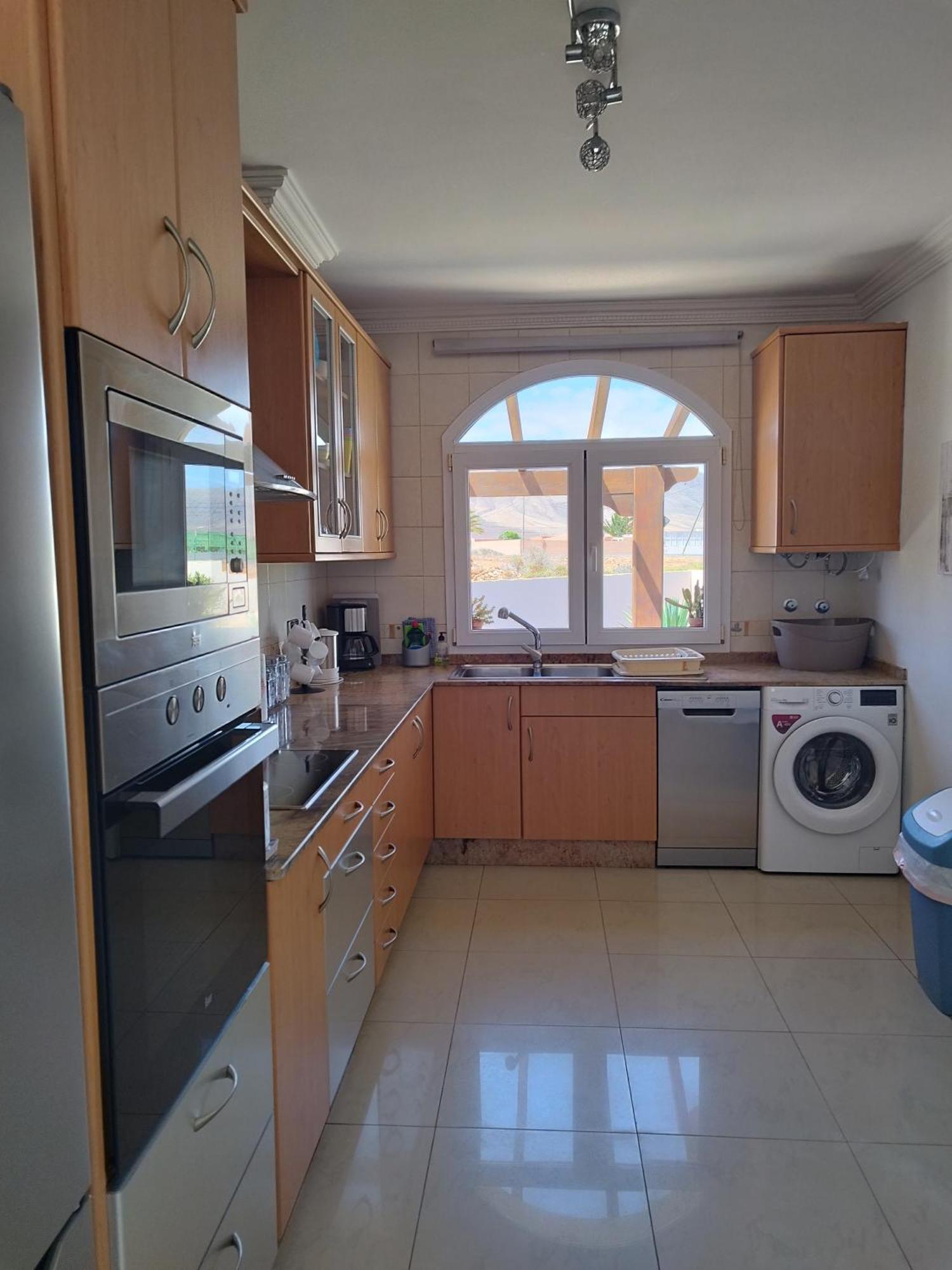 Villa Casa Del Sol: Spacious 3-Bedroom with Private Solar-Heated Pool Triquivijate Exterior photo